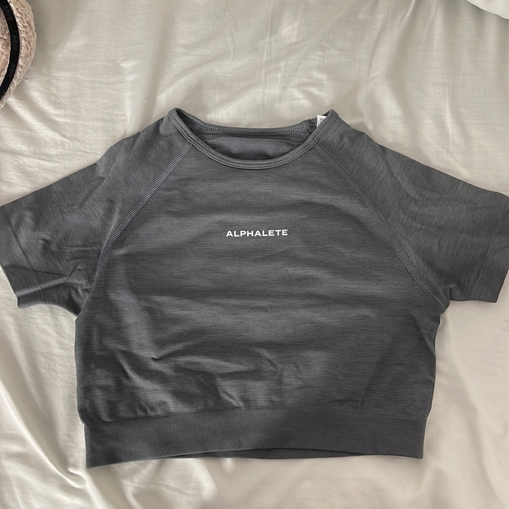 Alphalete crop top